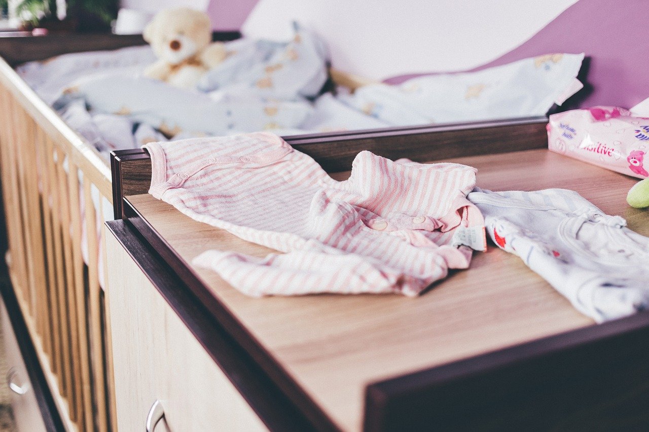 Choosing a baby crib for the baby nursery
